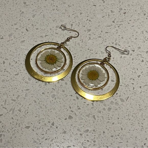 Bohemian Style Dried Flower Circle Pendant Earrings, Sunflower Earrings - Picture 6 of 9